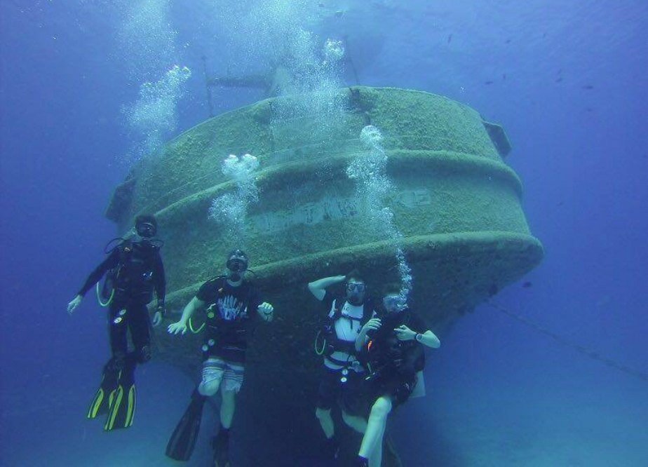 Underwater Scuba Ship
